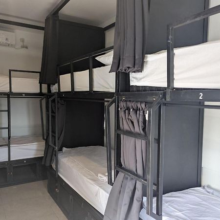 Mad Monkey Kuta Lombok Hostel Ngoại thất bức ảnh