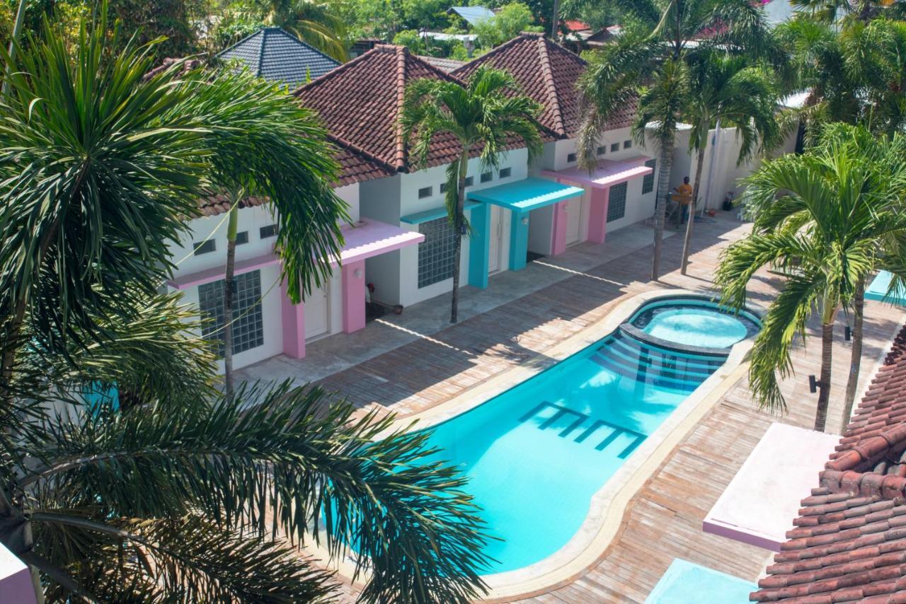Mad Monkey Kuta Lombok Hostel Ngoại thất bức ảnh