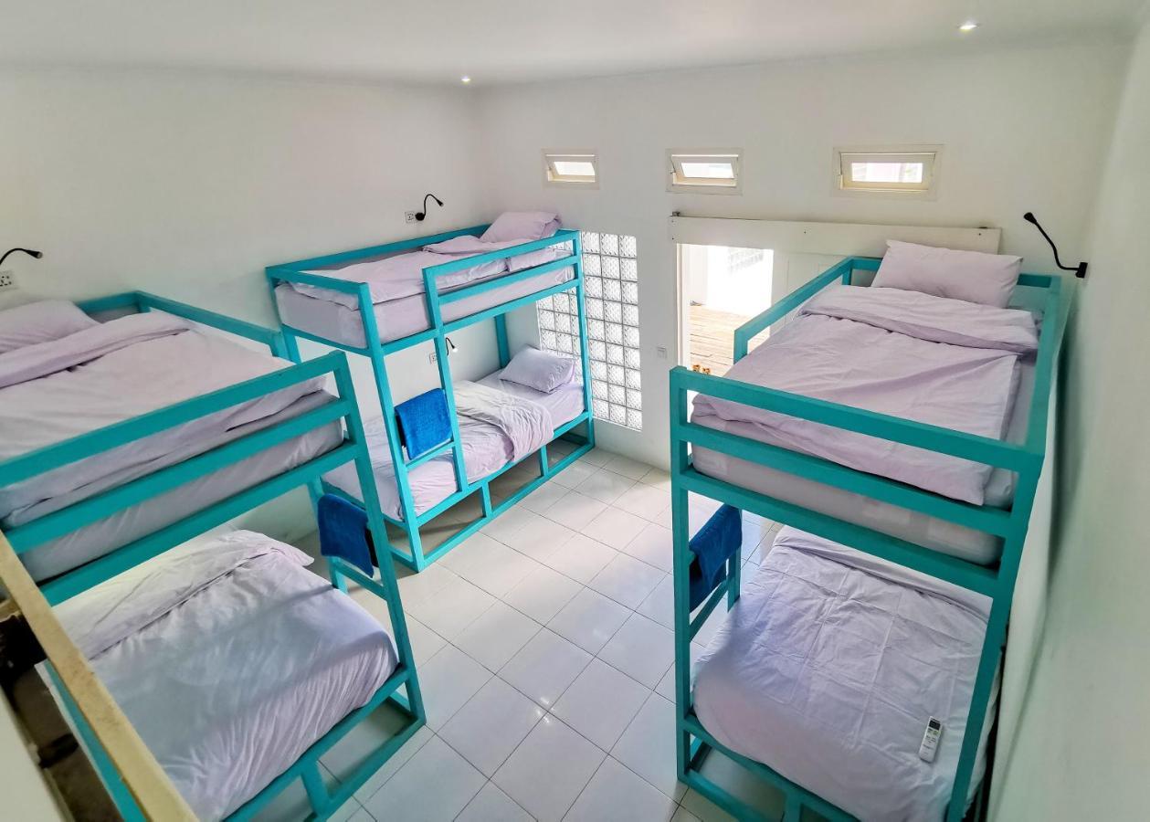 Mad Monkey Kuta Lombok Hostel Ngoại thất bức ảnh