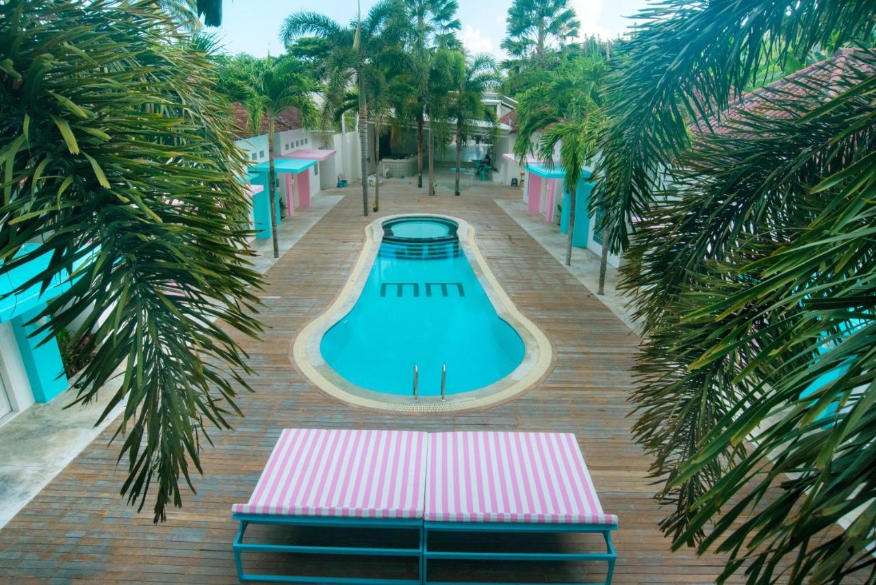 Mad Monkey Kuta Lombok Hostel Ngoại thất bức ảnh