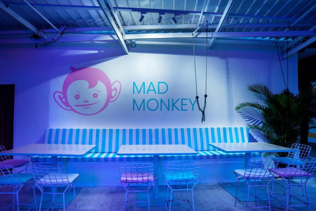 Mad Monkey Kuta Lombok Hostel Ngoại thất bức ảnh