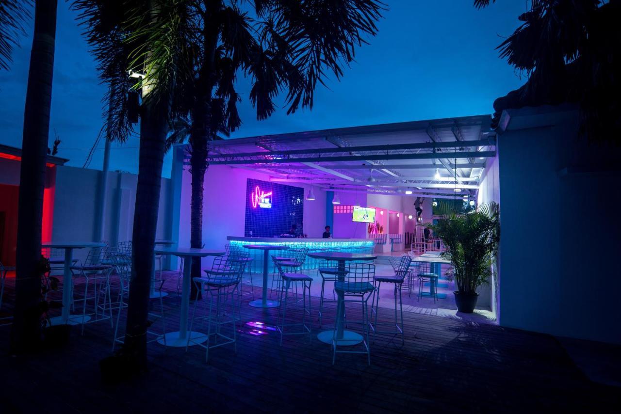 Mad Monkey Kuta Lombok Hostel Ngoại thất bức ảnh