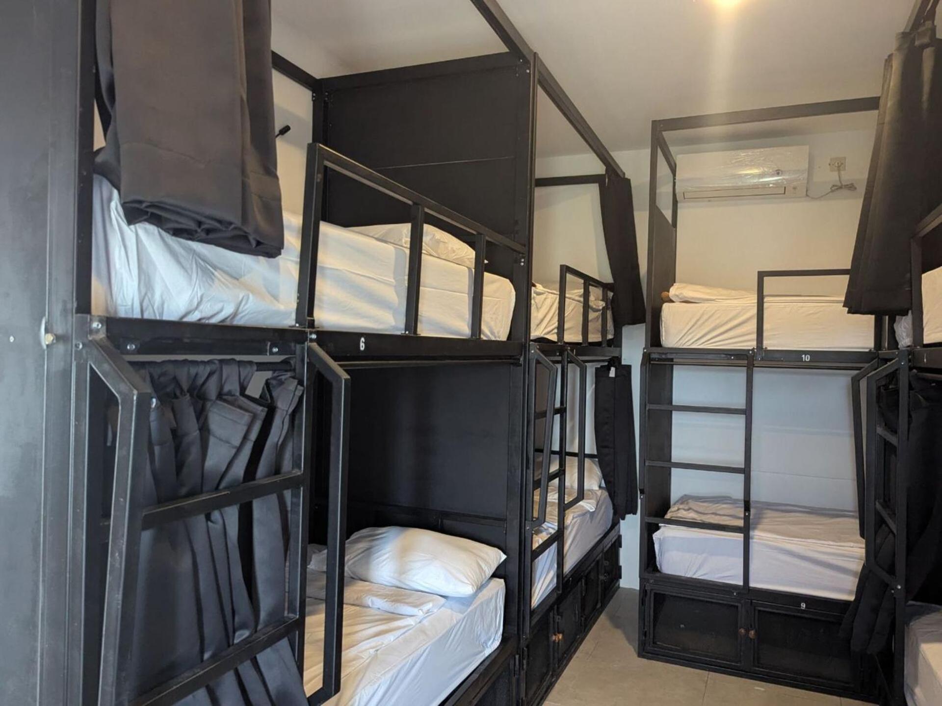 Mad Monkey Kuta Lombok Hostel Ngoại thất bức ảnh